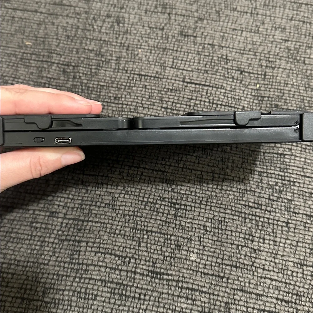 Foldable Black Keyboard - Bluetooth